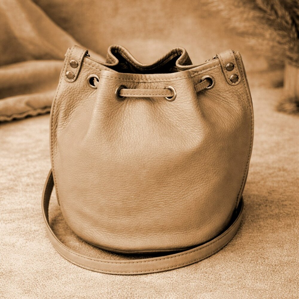 HOBO Pier Bucket Bag Crossbody – Sandstorm NWT + Dust Bag - Picture 7 of 10